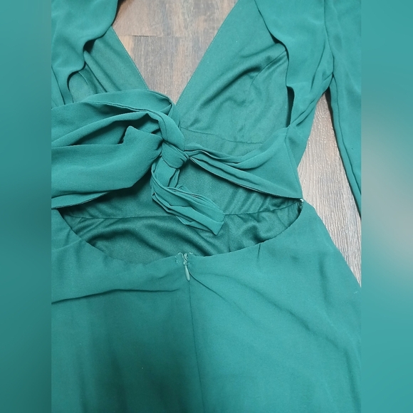 Elegant Green Long Sleeve Dress - Picture 8 of 11